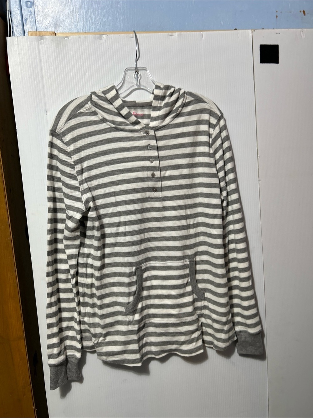 Striped Hooded Pullover Sweatshirt in Gray and White